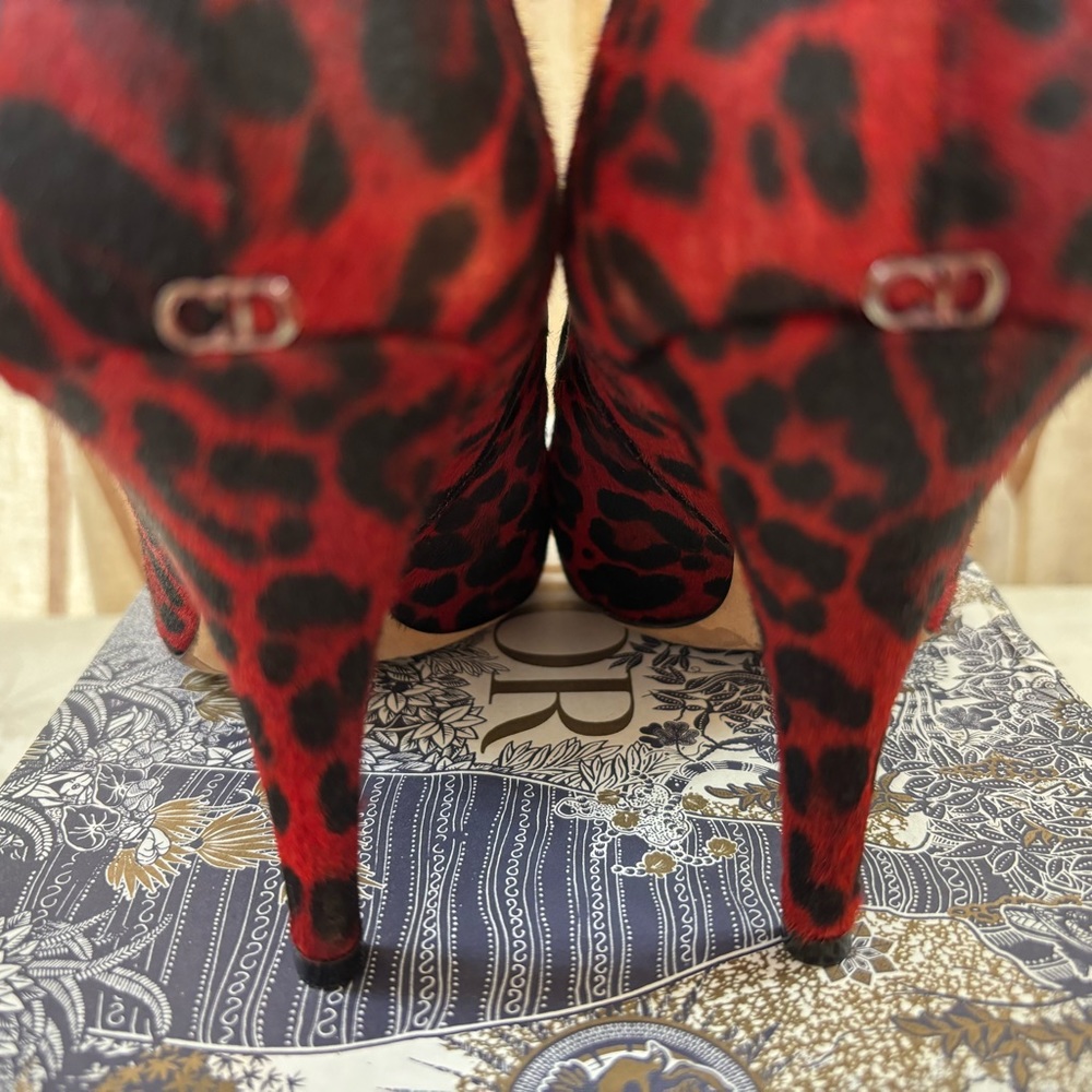 ๐ Dior CD Logo Leopard print Ankle Boots๐ข - Picture 3 of 10